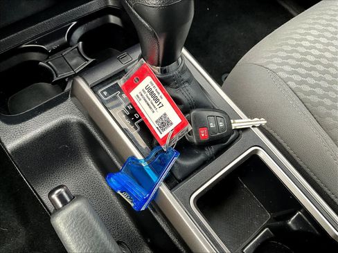 Used 2022 Toyota Tacoma SR5 image 30