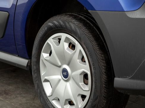 Used 2017 Ford Transit Connect XL image 9