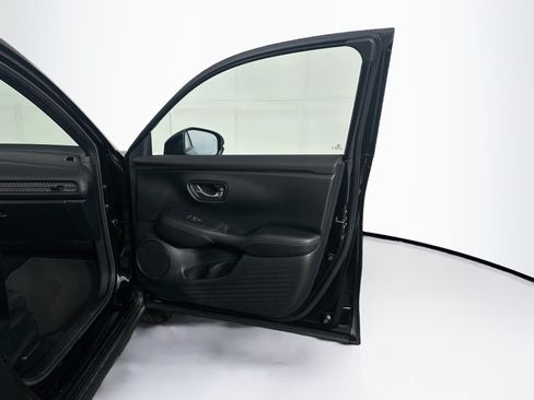 Used 2025 Honda HR-V Sport image 29