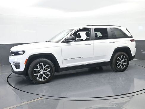 Used 2024 Jeep Grand Cherokee Limited image 2