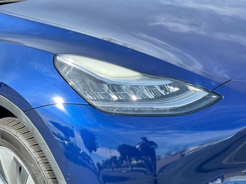 Used 2020 Tesla Model Y Long Range image 11