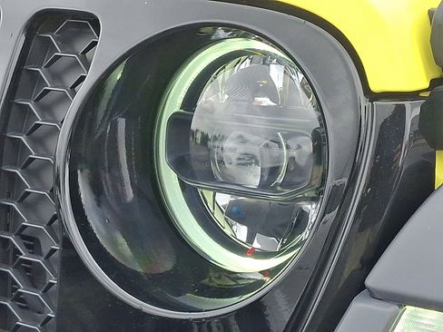 Used 2023 Jeep Wrangler Unlimited w/ Cold Weather Group image 9