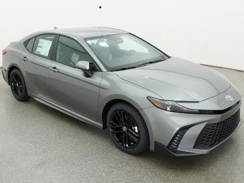 New 2026 Toyota Camry SE FWD image 19