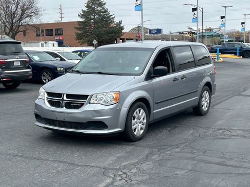Used 2015 Dodge Grand Caravan SE image 9