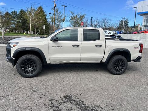 New 2026 Chevrolet Colorado Trail Boss AWD/4WD image 2