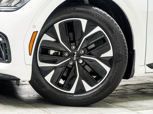 Used 2024 Kia EV6 GT-Line image 3