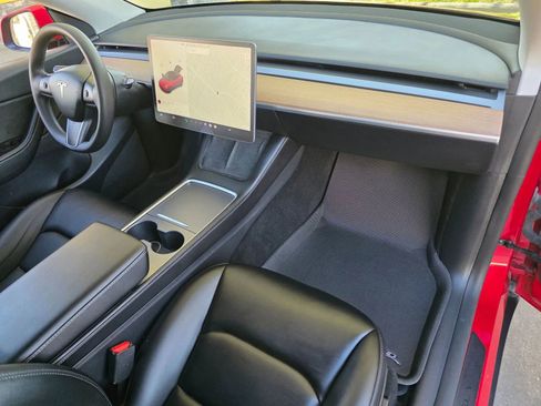 Used 2021 Tesla Model Y Long Range image 28