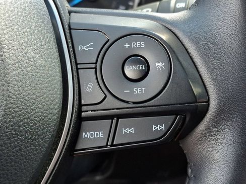 Certified 2022 Toyota RAV4 XLE Premium AWD/4WD image 22