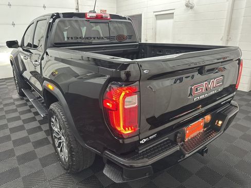 Used 2024 GMC Canyon Denali image 7