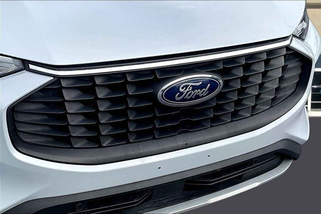 Used 2025 Ford Escape Active FWD image 34