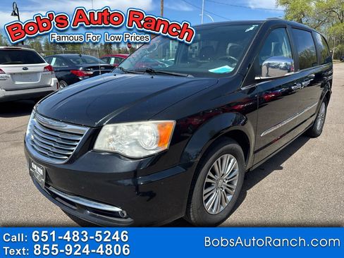 Used 2014 Chrysler Town & Country Touring-L w/ Driver Convenience Group FWD image 1