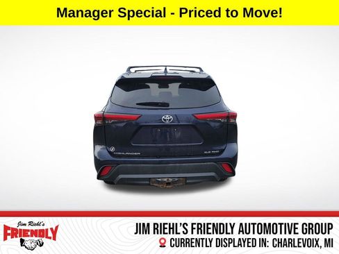 Used 2020 Toyota Highlander XLE AWD/4WD image 4