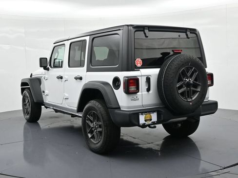 Used 2025 Jeep Wrangler Unlimited Sport AWD/4WD image 7