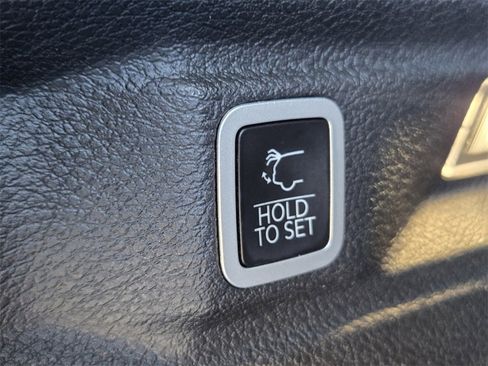 Used 2024 Jeep Grand Cherokee L Laredo image 19