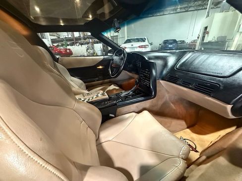 Used 1994 Chevrolet Corvette Coupe RWD image 13