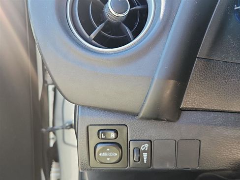 Used 2017 Toyota Corolla LE w/ Carpet Mat Package (TMS) image 20