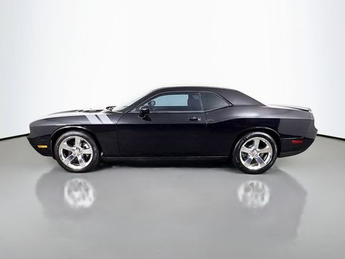 Used 2010 Dodge Challenger R/T RWD image 9