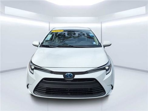 Used 2025 Toyota Corolla LE FWD image 8