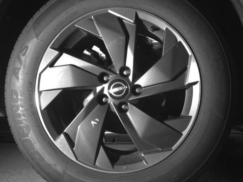 Used 2025 Nissan Rogue SV AWD/4WD image 15