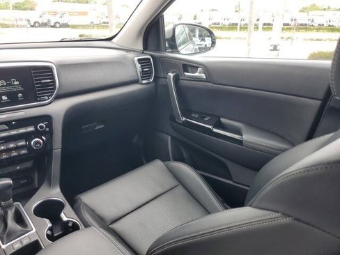 Used 2022 Kia Sportage EX FWD image 17