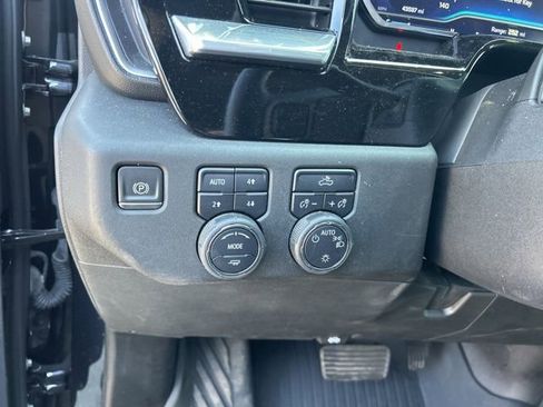 Used 2023 Chevrolet Silverado 1500 LT image 17