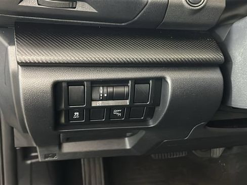 Used 2019 Subaru Crosstrek 2.0i Premium w/ Moonroof Package AWD/4WD image 19