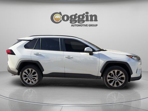Used 2021 Toyota RAV4 Limited image 6