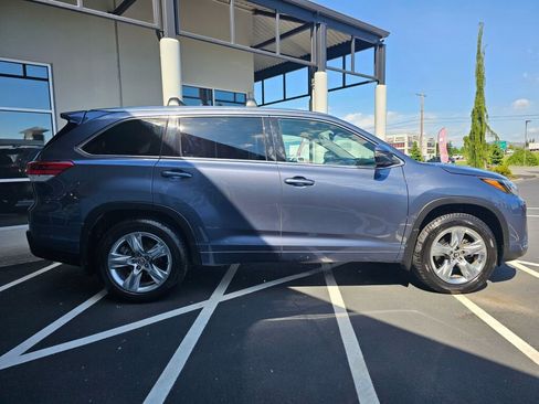 Used 2018 Toyota Highlander Limited AWD/4WD image 6