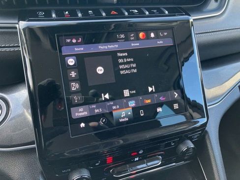 Used 2022 Jeep Grand Cherokee Laredo w/ Luxury Tech Group I image 10