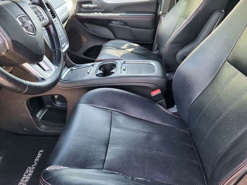 Used 2015 Dodge Grand Caravan R/T w/ Driver Convenience Group FWD image 19