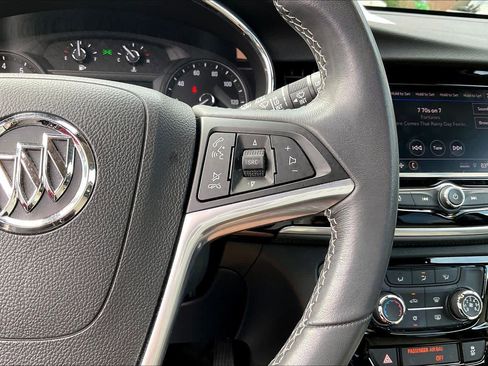 Certified 2022 Buick Encore Preferred w/ Safety Package image 18