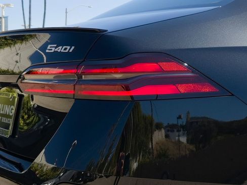 New 2026 BMW 540i xDrive w/ Executive Package image 4