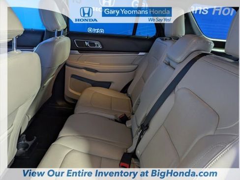 Used 2018 Ford Explorer Limited image 18