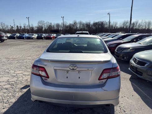 Used 2011 Toyota Camry SE w/ SE Extra-Value Pkg #1 FWD image 7