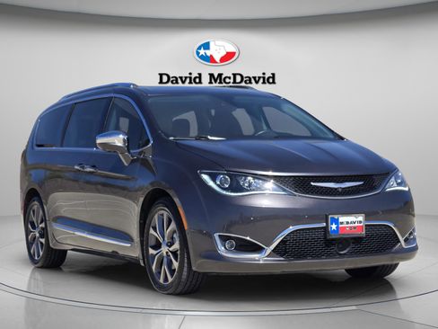 Used 2018 Chrysler Pacifica Limited w/ Tire & Wheel Group image 7
