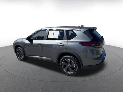 Used 2025 Nissan Rogue SV image 10