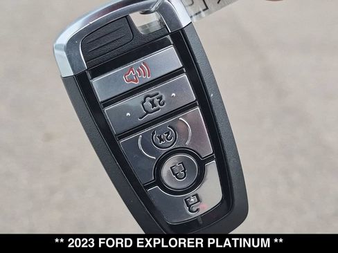 Used 2023 Ford Explorer Platinum w/ Technology Package AWD/4WD image 28