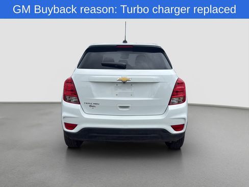 Used 2022 Chevrolet Trax LS w/ Tint and Cruise Package AWD/4WD image 5