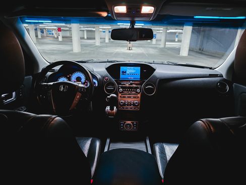 Used 2012 Honda Pilot Touring image 3