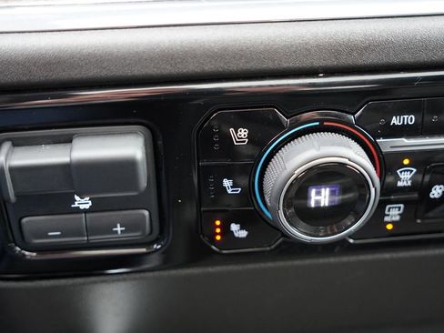 Certified 2024 Chevrolet Silverado 3500 LTZ w/ LTZ Premium Package image 28