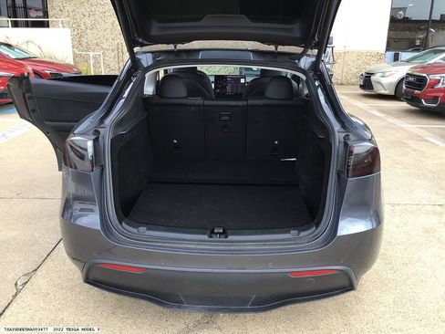 Used 2022 Tesla Model Y Long Range AWD/4WD image 15