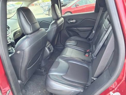 Used 2016 Jeep Cherokee Trailhawk w/ Cold Weather Group AWD/4WD image 23
