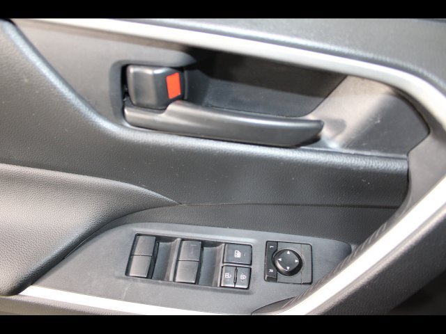 Used 2019 Toyota RAV4 LE FWD image 17