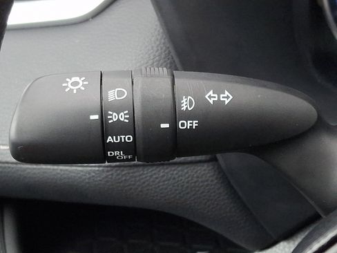 Used 2021 Toyota RAV4 XLE AWD/4WD image 26
