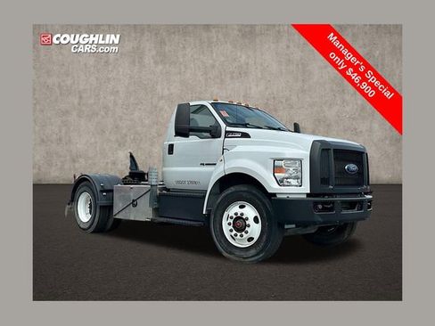 Used 2019 Ford F750 2WD Regular Cab Super Duty image 1