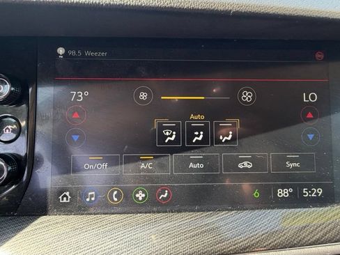 Used 2022 Buick Envision Essence w/ Safety Package FWD image 18