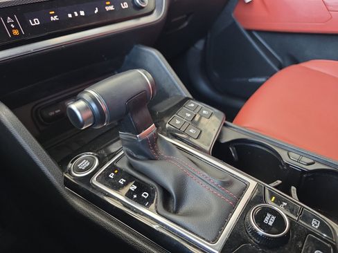 Certified 2025 Kia Sportage SX image 18