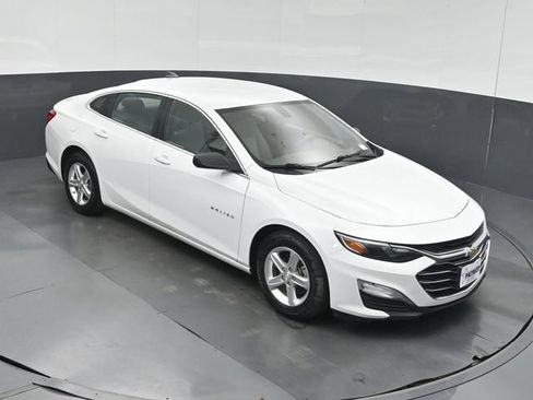 Used 2021 Chevrolet Malibu LS FWD image 41