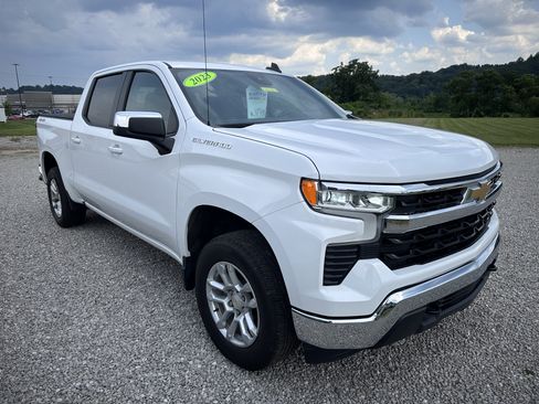 Used 2023 Chevrolet Silverado 1500 LT image 2