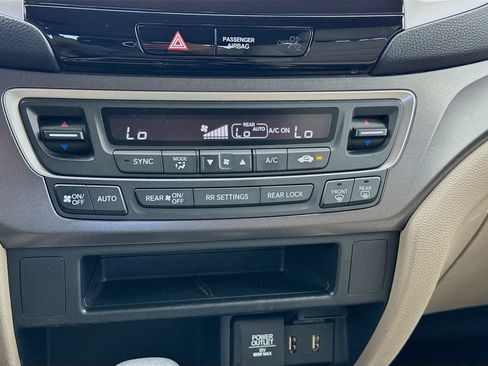 Used 2017 Honda Pilot EX image 12